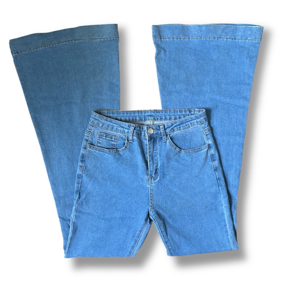 Y2K Classic Blue High Waisted Women's Flare Jeans Size 4